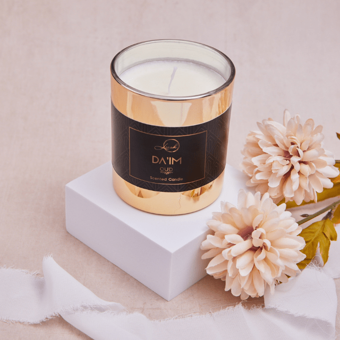 Da’im Oud luxury scented candle with agarwood, saffron, and sandalwood — premium Middle Eastern inspired home fragrance for a warm and elegant atmosphere.”
